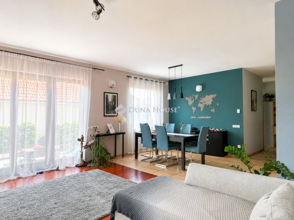 5 bed · 330m² · 263.335.000 ft