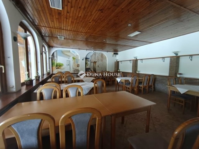 Eladó üzlethelyiség, Veresegyházon, Patak utcában 158.9 M Ft