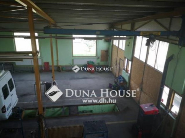 Eladó ipari ingatlan, Hatvanban, Csányi úton 260 M Ft