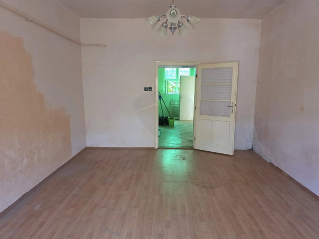 Eladó téglalakás, Hatvanban 22 M Ft, 1+1 szobás