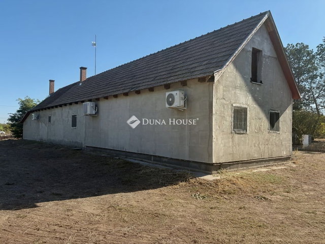 Eladó családi ház, Nyársapáton, Szélső dűlőn 88 M Ft