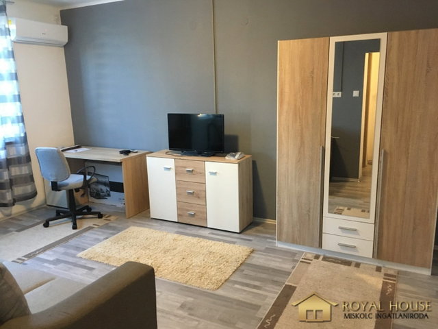 Eladó téglalakás, Miskolcon, Gagarin utcában 23.9 M Ft, 1 szobás