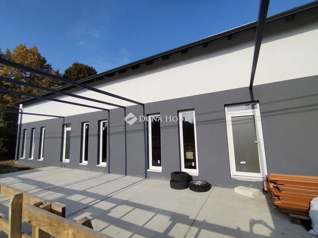 Eladó ikerház, Szegeden, Thököly utcában 99 M Ft, 3 szobás