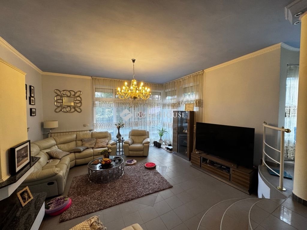 5 bed · 225m² · 907.500 ft