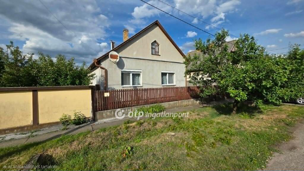 3 bed · 105m² · 31.800.000 ft