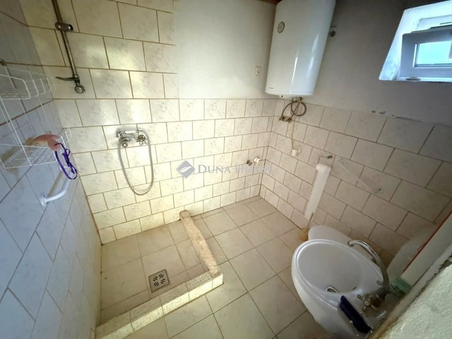 Eladó családi ház, Villányban 23.5 M Ft, 2 szobás