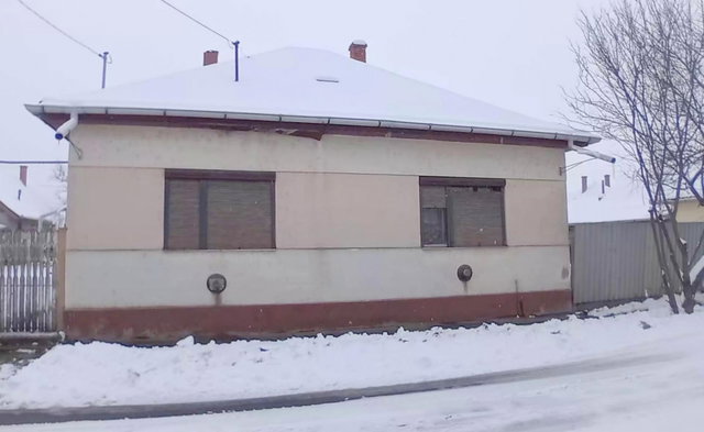 Eladó családi ház, Mezőtúron 12 M Ft, 4+1 szobás