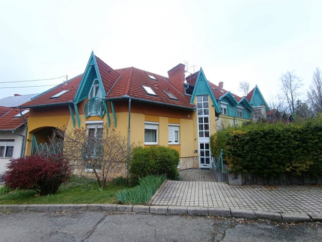 Eladó téglalakás, Pécsett, Papkert utcában 59.9 M Ft, 2 szobás
