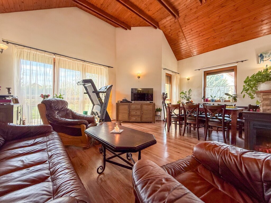 6 bed · 200m² · 149.999.900 ft