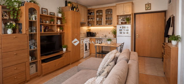 Eladó téglalakás, Szigetszentmiklóson 50.001 M Ft, 2 szobás