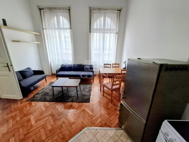 Eladó téglalakás, Budapesten, VI. kerületben, Szív utcában