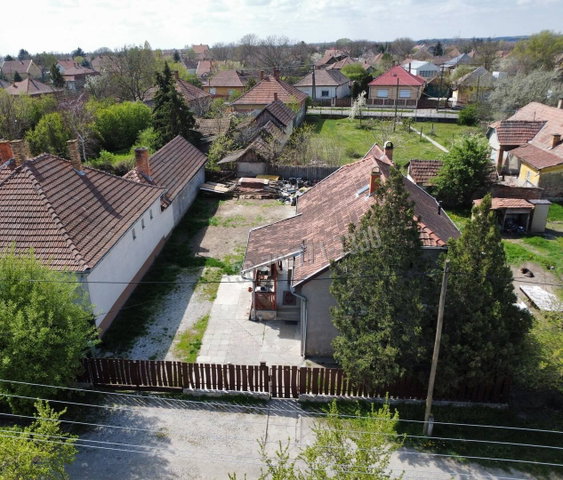 Eladó családi ház, Jászapátiban 21.9 M Ft, 2+1 szobás