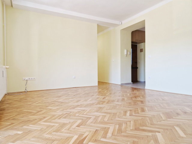 Eladó téglalakás, Pécsett, Kodály Zoltán utcában 67 M Ft