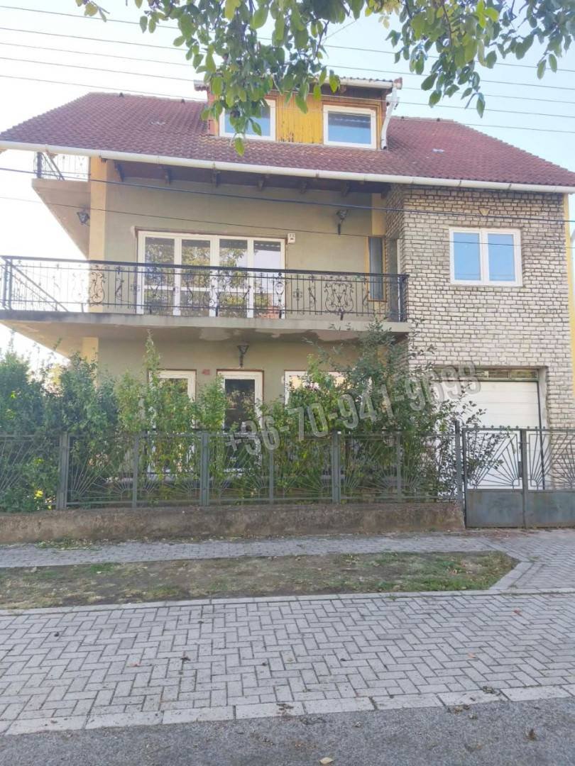 5 hálószoba · 270 m² · 76.500.000 Ft