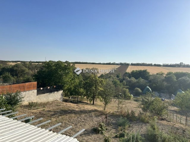 Eladó családi ház, Mányon 65 M Ft, 3 szobás