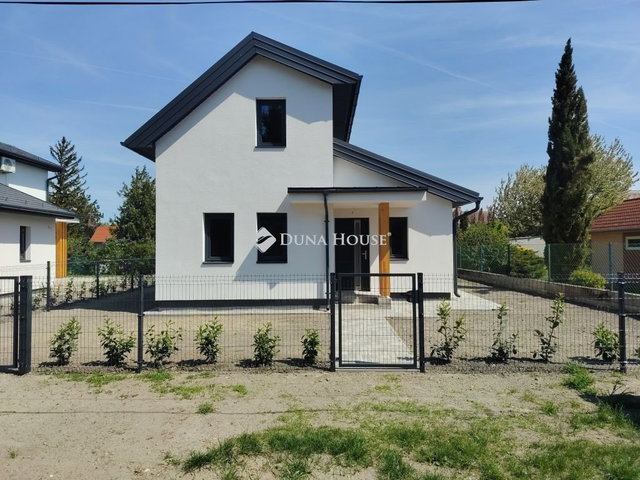 Eladó nyaraló, Balatonkeresztúron 86 M Ft, 4 szobás