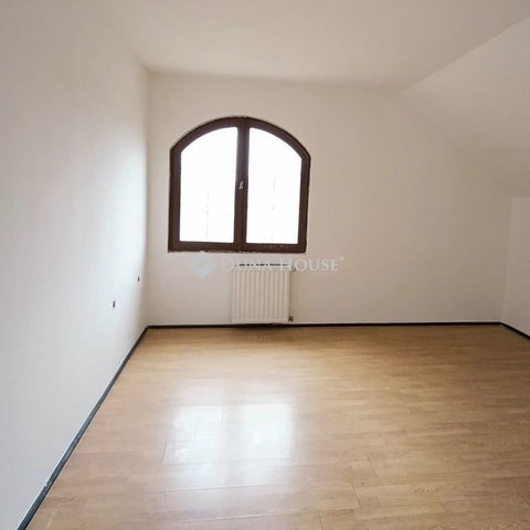 Eladó családi ház, Sándorfalván 110 M Ft, 4 szobás