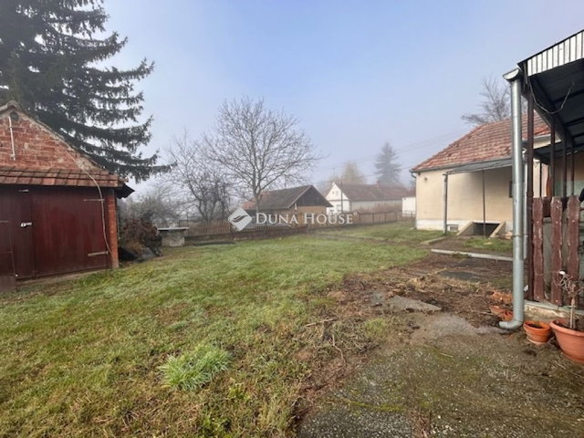 Eladó családi ház, Nemesapátiban 19.5 M Ft, 5 szobás