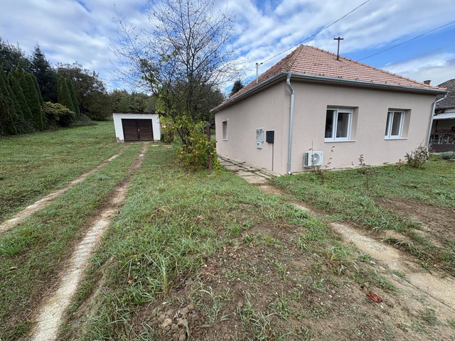Eladó családi ház, Bázakerettyén 54.9 M Ft, 3 szobás