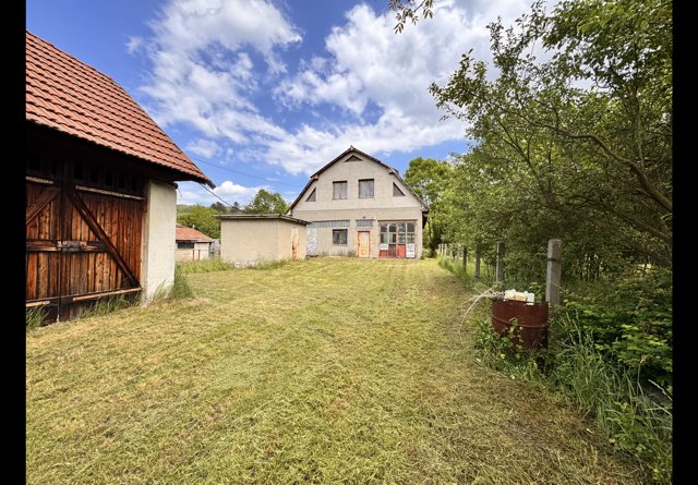 244m² · 25.000.000 ft