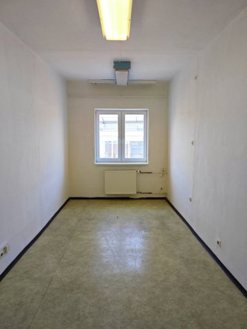 Kiadó iroda, Miskolcon 42 E Ft / hó, 1 szobás
