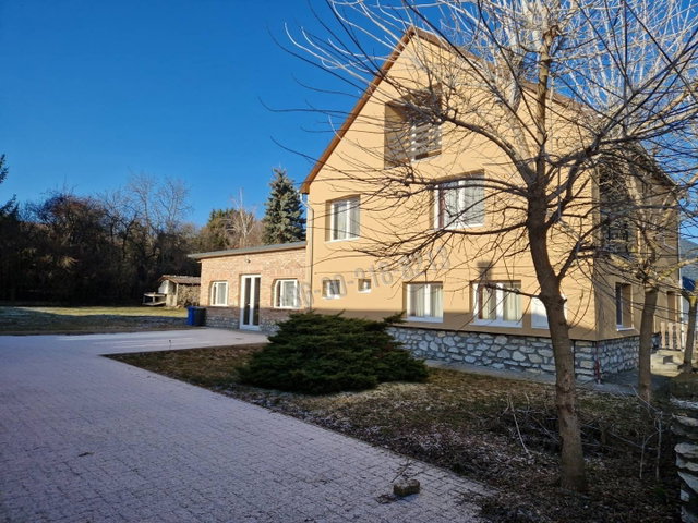 Eladó családi ház, Szilvásváradon 97 M Ft, 8 szobás