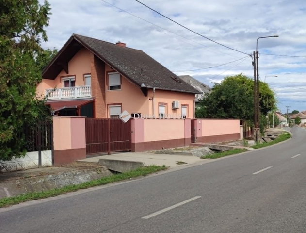 Eladó családi ház, Tápiószentmártonon 68 M Ft, 5 szobás