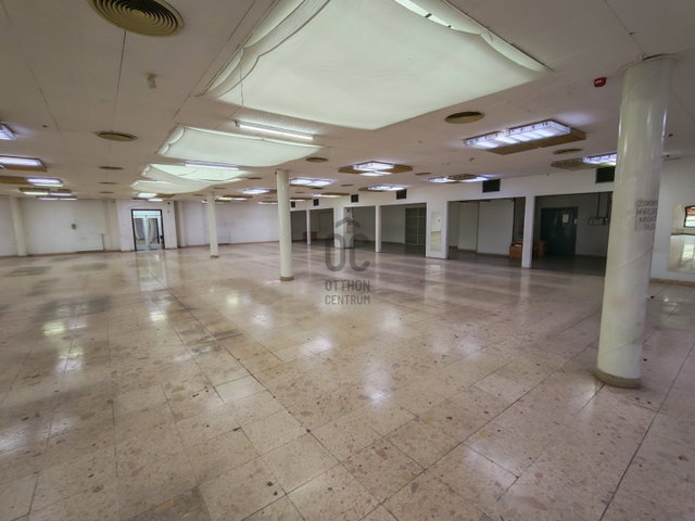 Eladó ipari ingatlan, Cegléden 180 M Ft / költözzbe.hu