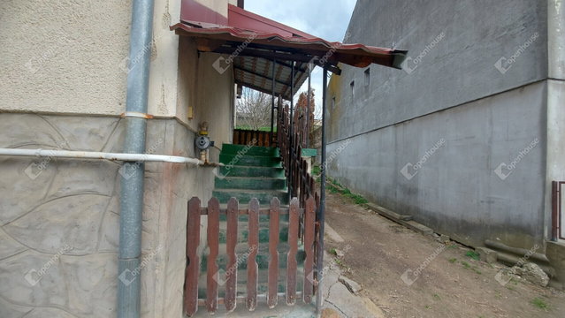 Eladó családi ház, Kaposváron 33.5 M Ft, 3 szobás
