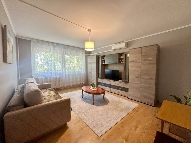 Eladó panellakás, Szigetszentmiklóson 57.999 M Ft, 2 szobás