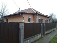 Eladó családi ház, Balatonszabadiban 89.9 M Ft, 5 szobás