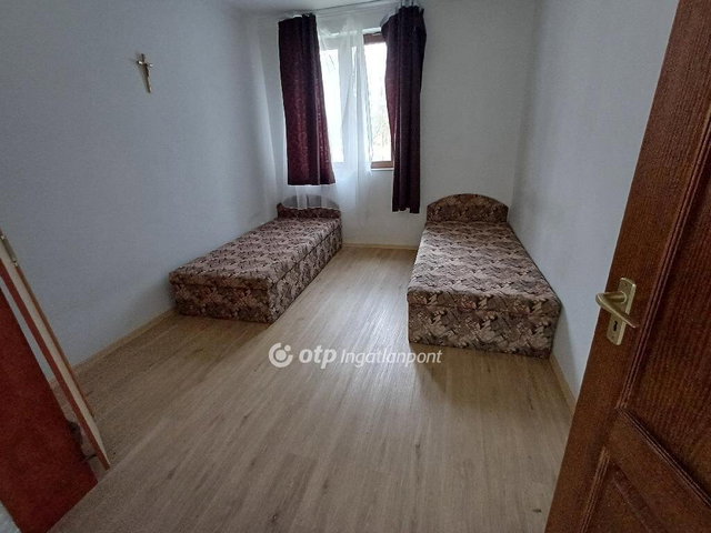 Eladó családi ház, Nyíregyházán 75 M Ft, 5 szobás
