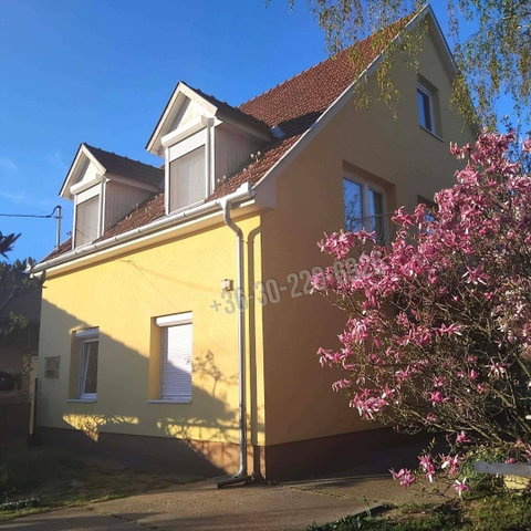 Eladó családi ház, Szigetszentmiklóson 113.5 M Ft, 6 szobás