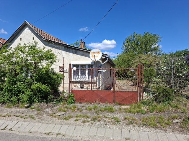 Eladó családi ház, Veresegyházon 60 M Ft, 3 szobás