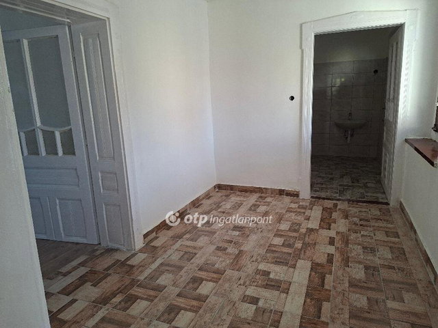 Eladó családi ház, Kisteleken 39 M Ft, 3 szobás