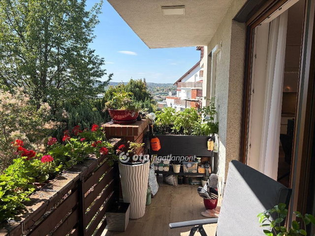Eladó téglalakás, Budaörsön 175 M Ft, 3 szobás