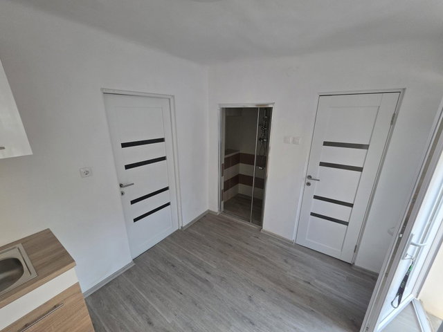 Eladó téglalakás, Pécsett 17.99 M Ft, 1 szobás
