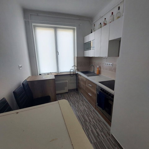 Eladó téglalakás, Pécsett 31.9 M Ft, 2 szobás