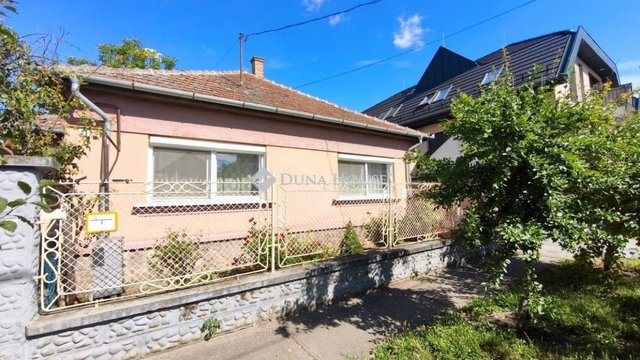 Eladó családi ház, Jászberényben 83.9 M Ft, 3 szobás