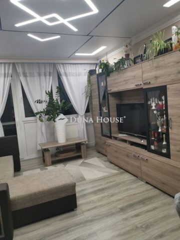 Eladó panellakás, Debrecenben 68 M Ft, 3 szobás