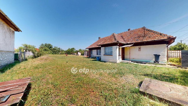 Eladó családi ház, Szikszón 13.5 M Ft, 2 szobás