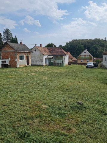 Eladó családi ház, Surdon 10.5 M Ft, 2 szobás