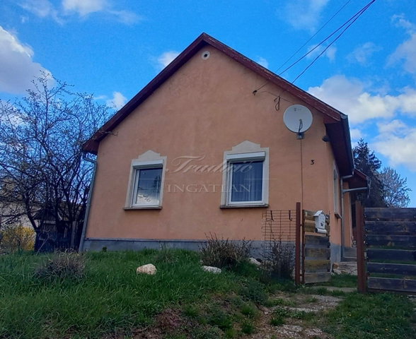 Eladó családi ház, Győrújbaráton 79.9 M Ft, 5 szobás