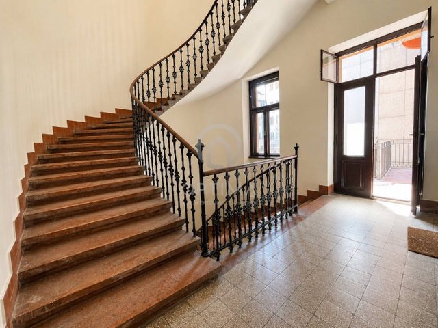 Eladó téglalakás, Budapesten, V. kerületben 183 M Ft, 3 szobás