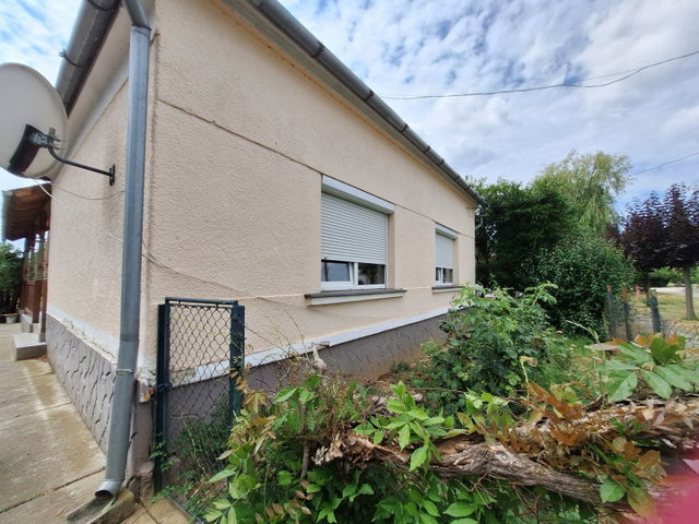 Eladó családi ház, Vágon 34.99 M Ft, 3 szobás