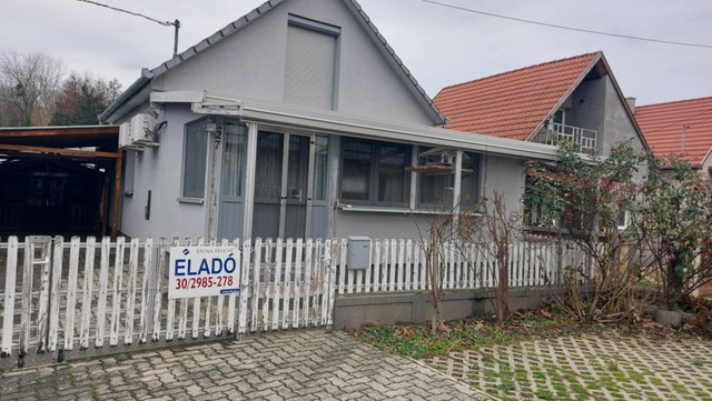 Eladó nyaraló, Dombóváron 32.9 M Ft, 3 szobás