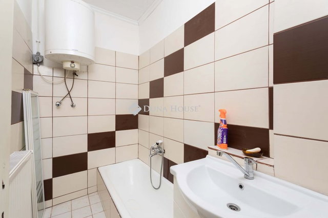 Eladó családi ház, Bezenyén 84.9 M Ft, 4 szobás