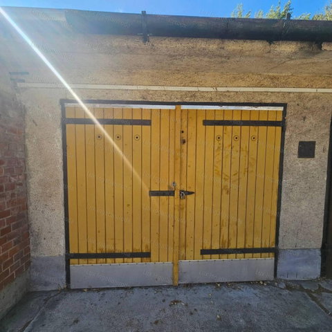 Eladó garázs, Oroszlányban 7.5 M Ft / költözzbe.hu