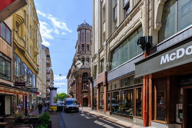 Eladó téglalakás, Budapesten, V. kerületben 299.9 M Ft, 3 szobás