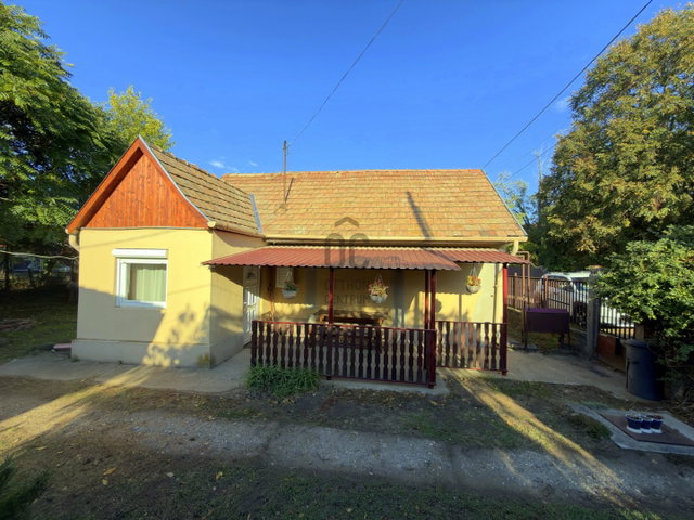 Eladó családi ház, Erdőkertesen, Kígyóstó utcában 65 M Ft